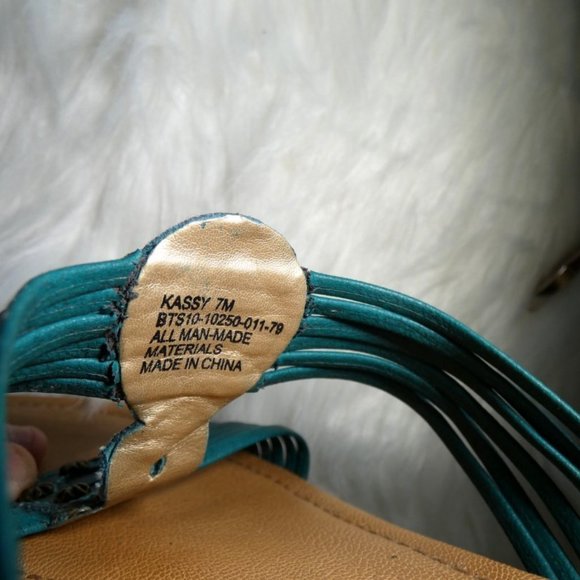Turquoise Studded Bare Traps Kassy Size 7M - Picture 6 of 10